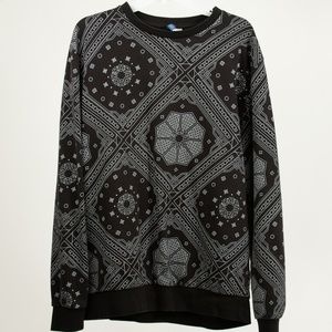 Men's Large Black and White Snowflake Sweater